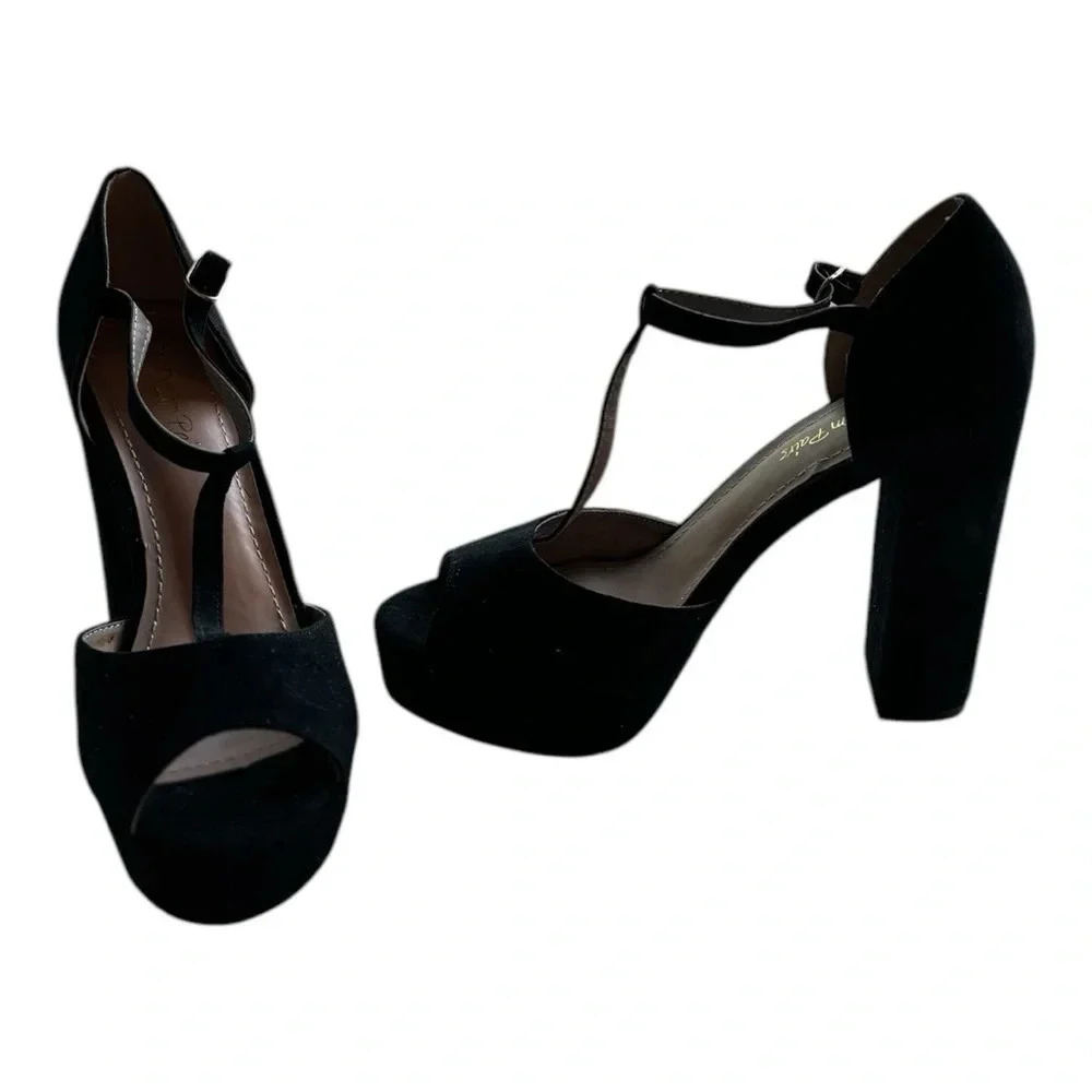 NWOT Black Dream Pair Vegan Suede 5” platform heel Size 8.5 ankle strap closure